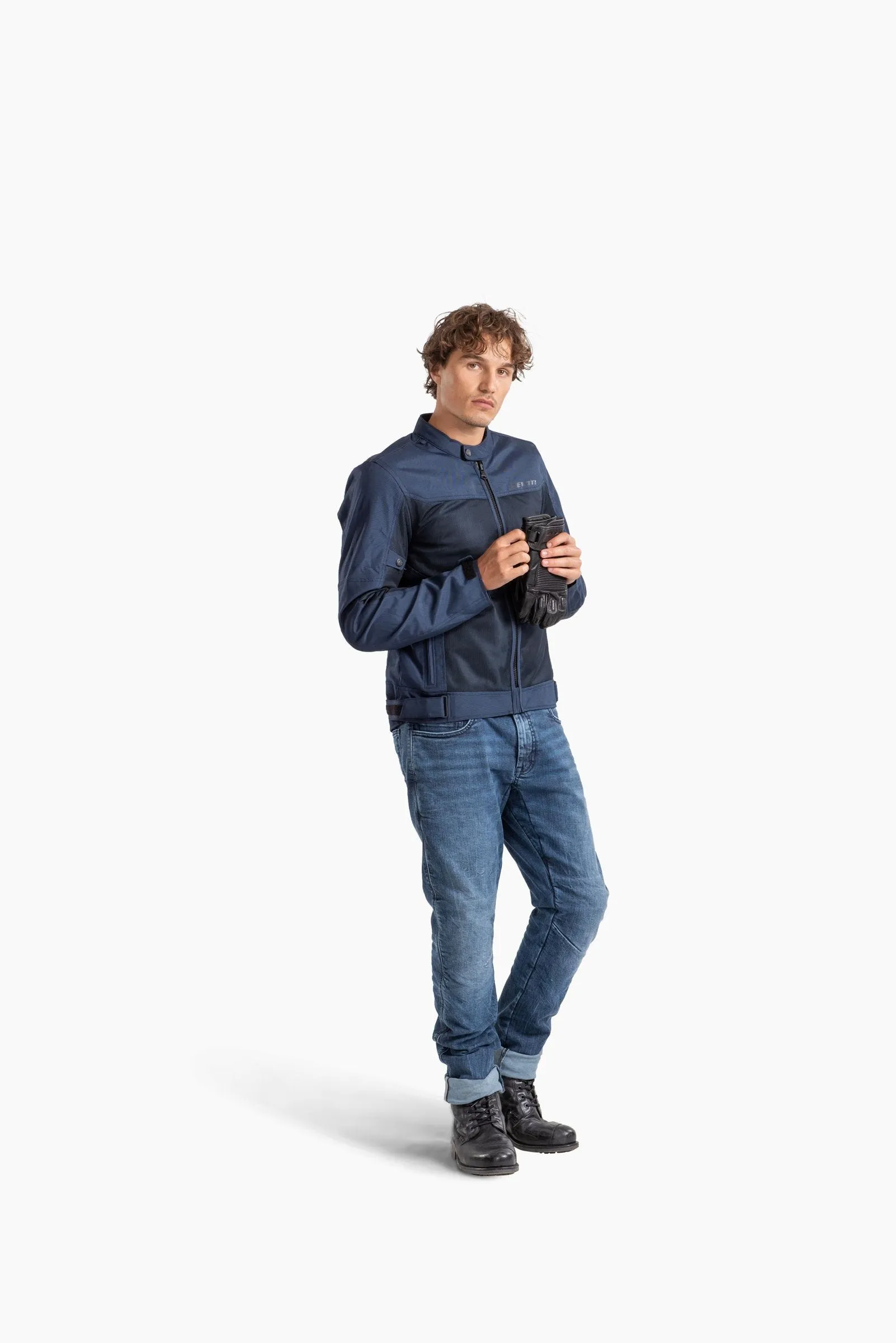 Vuelta a lo básico, chaqueta textil muy ventilada