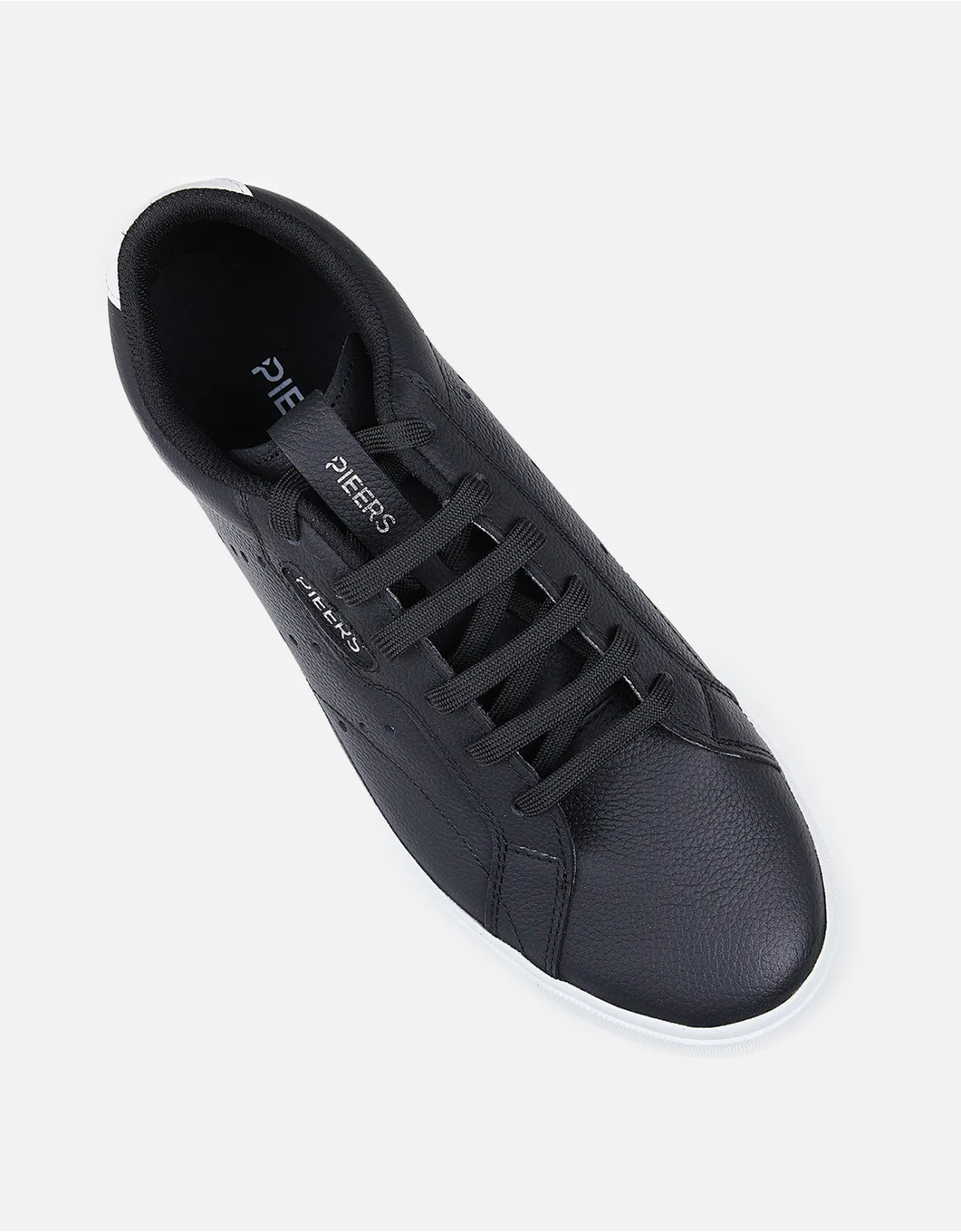 Zapatilla color negro para hombre