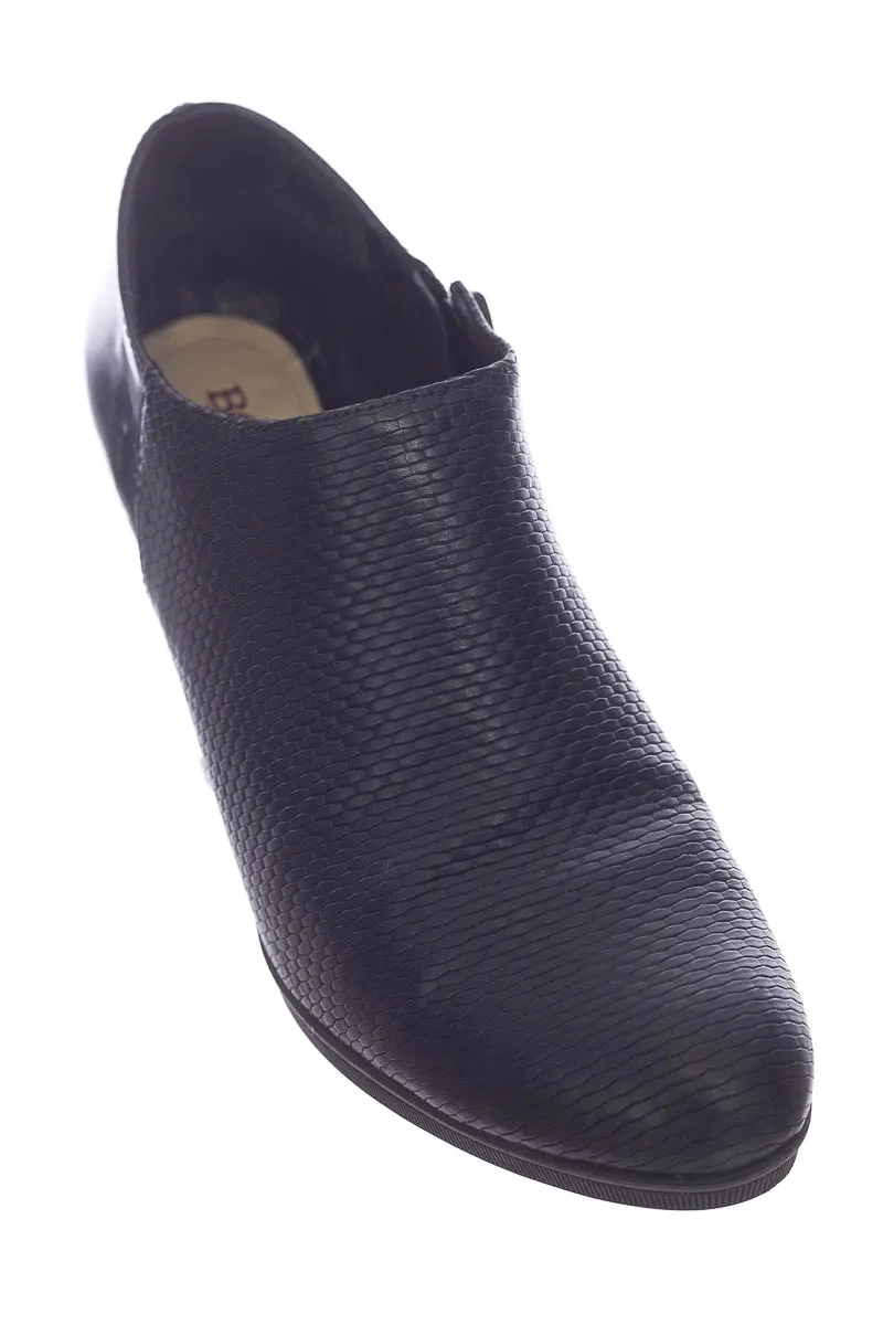 ZAPATOS COLOR NEGRO  BOSI