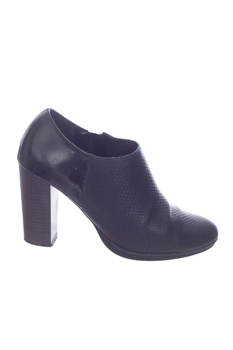 ZAPATOS COLOR NEGRO  BOSI