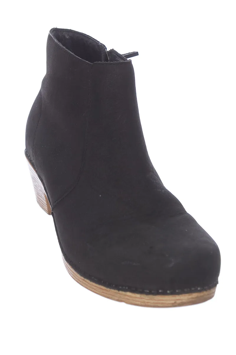ZAPATOS COLOR NEGRO  DANSKO