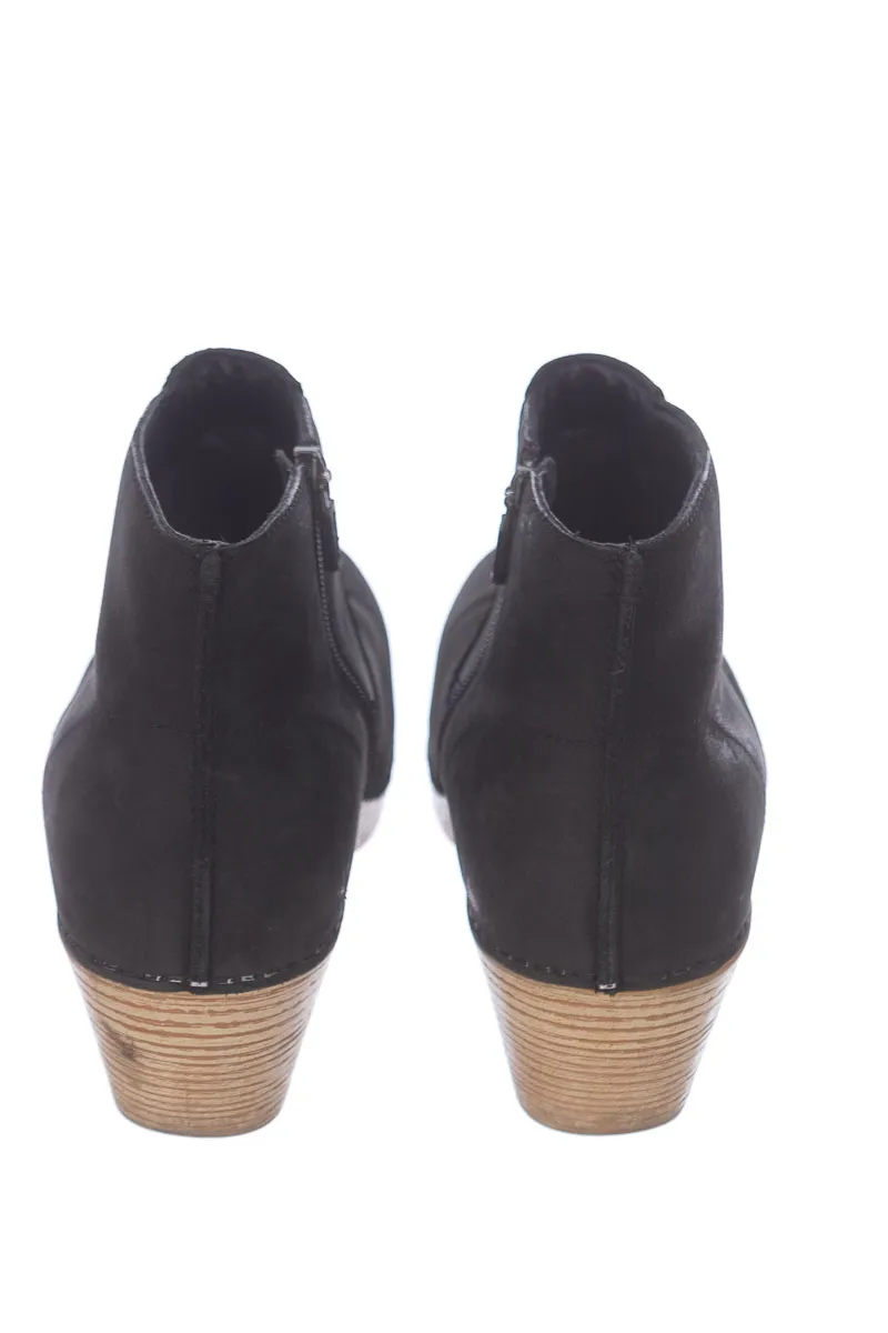 ZAPATOS COLOR NEGRO  DANSKO
