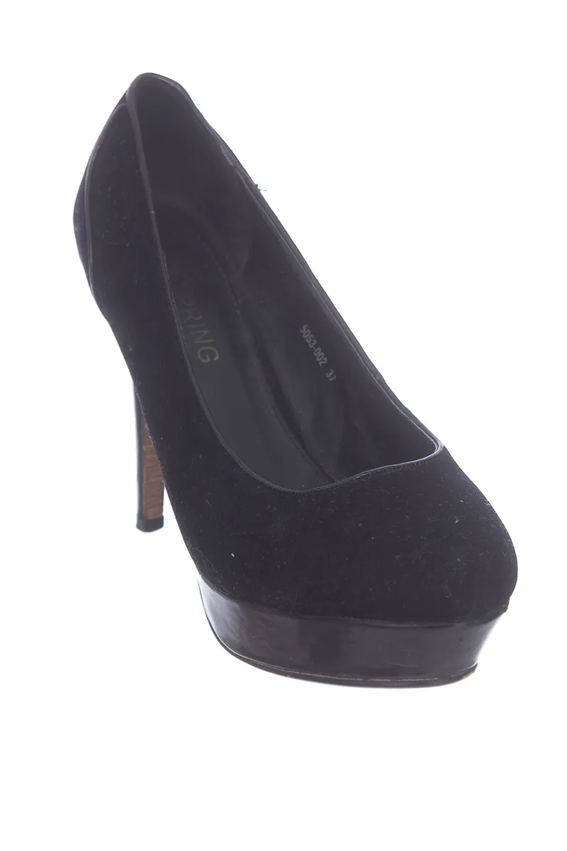 ZAPATOS COLOR NEGRO  VíA SPRING