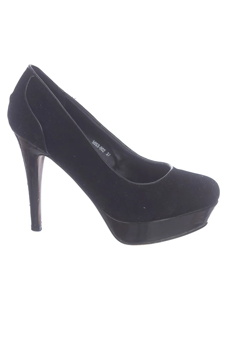 ZAPATOS COLOR NEGRO  VíA SPRING